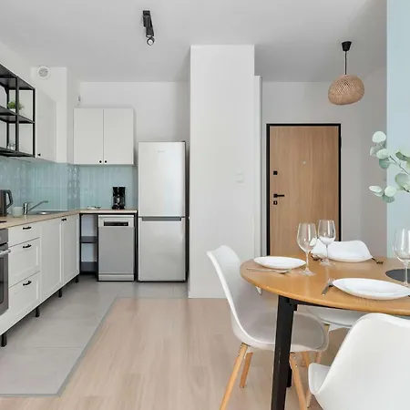 Comfortable With Balcony Workspace And Underground Parking By Renters * 그단스크