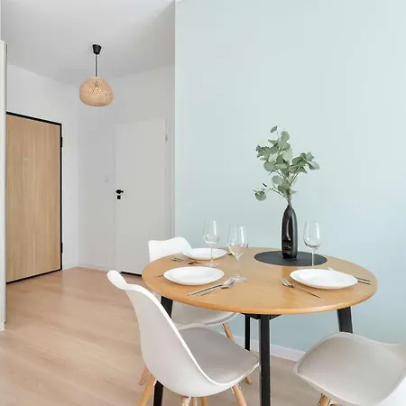 Comfortable With Balcony Workspace And Underground Parking By Renters