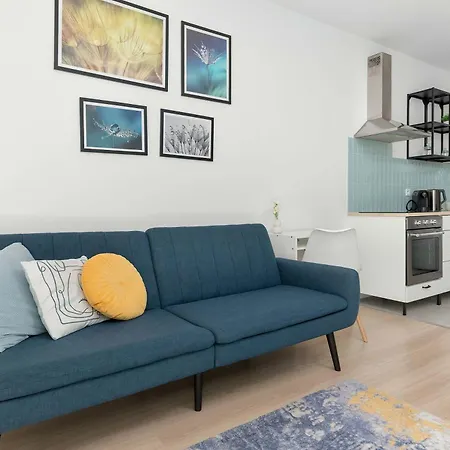 Comfortable With Balcony Workspace And Underground Parking By Renters *