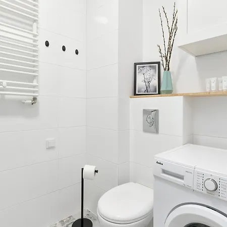 Comfortable With Balcony Workspace And Underground Parking By Renters Apartman *